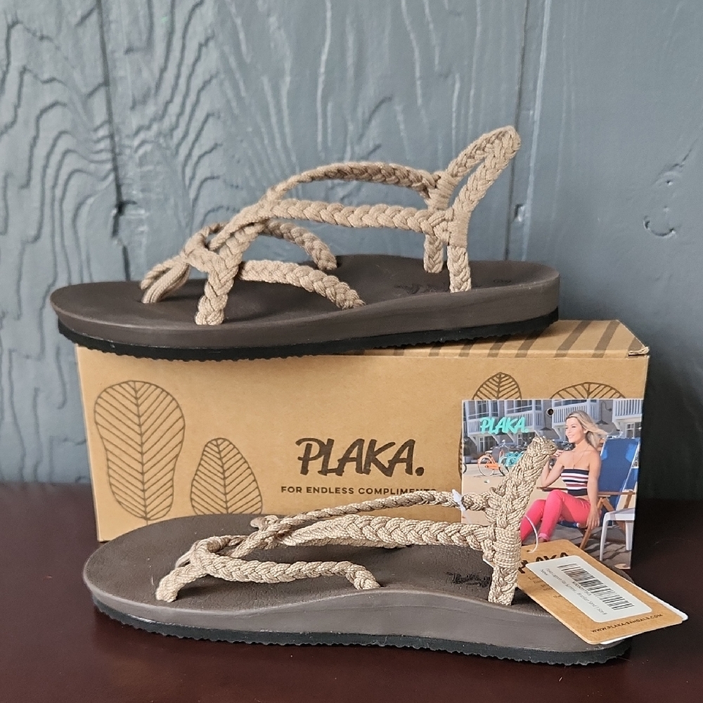 Plaka Women's Braided Sandals - Beige